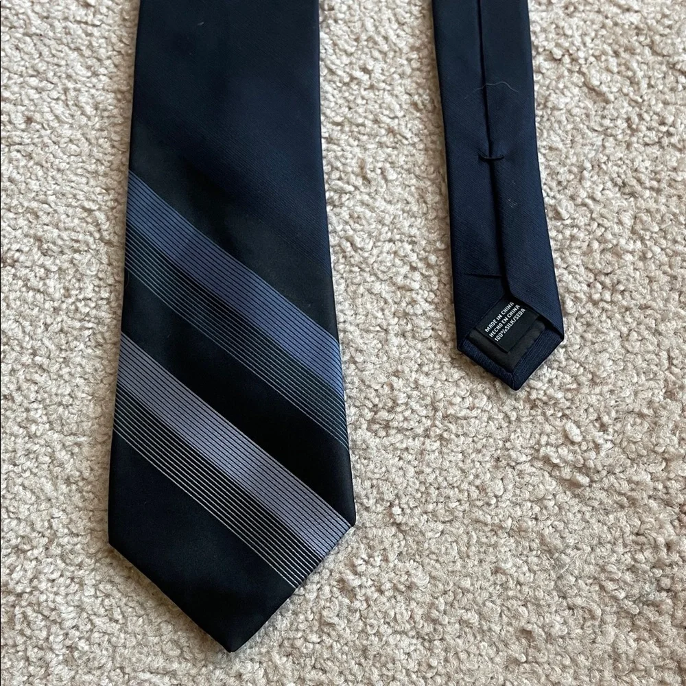 Sophisticated Black and Gray Striped Men's Tie